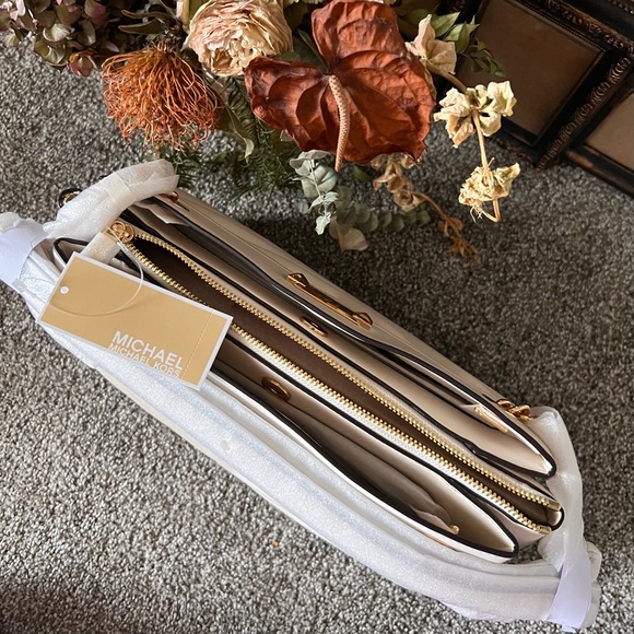 Michael Kors Cream White Whitney Medium Quilted Tote Bag - Picture 3 of 5